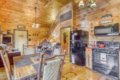 Sugar Creek Cabin - image 4