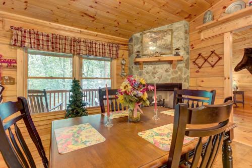 Lazy Bear Den - 2 Bed 1 Bath Vacation home in Blue Ridge - image 4