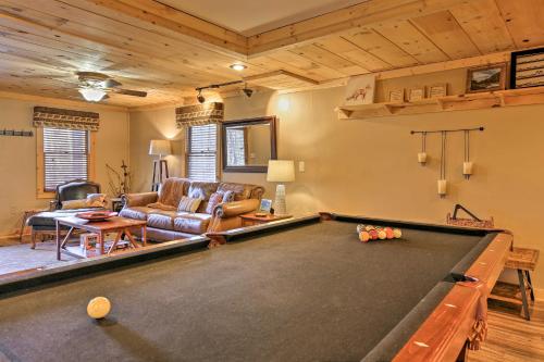 Deer Park Cabin! Blue Ridge Home with Hot Tub and Views - image 4