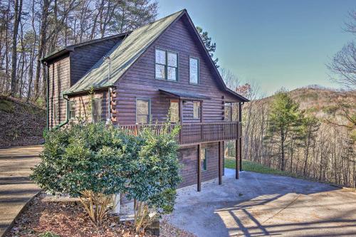 Deer Park Cabin! Blue Ridge Home with Hot Tub and Views - image 5