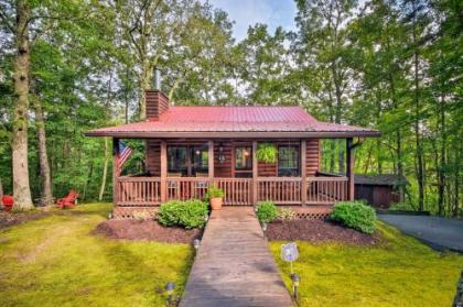 Cozy Cabin in Private Location with Hot tub and Grill Georgia