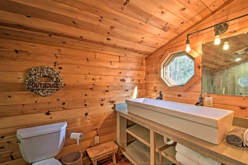 Blue Ridge Mtns Creekside Cabin with Hot Tub and Pier! - image 3