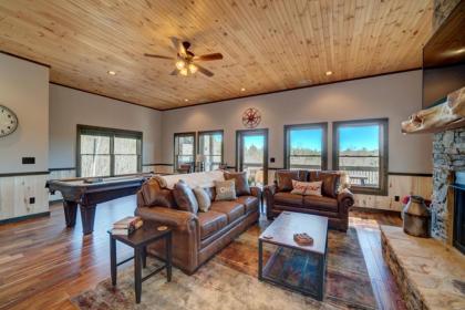 Bear Claw Cabin by Escape to Blue Ridge - image 1