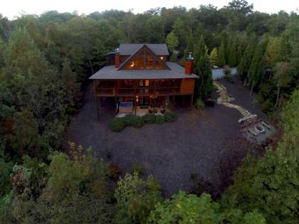 Aska Adventure Lodge by Escape to Blue Ridge - image 2