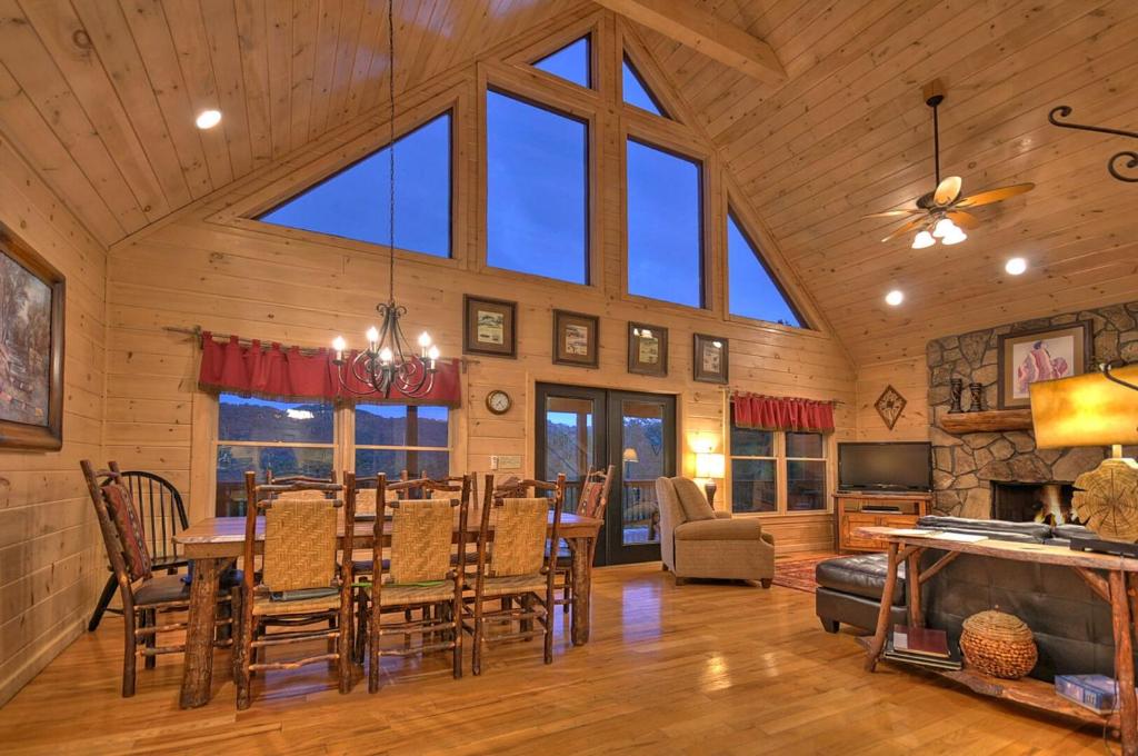 Aska Adventure Lodge by Escape to Blue Ridge - image 4