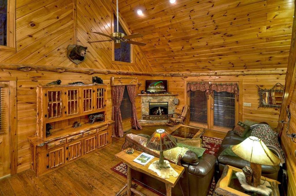 Big Buck Lodge by Escape to Blue Ridge - image 5