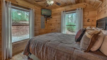 Cozy Cub Cabin by Escape to Blue Ridge - image 18