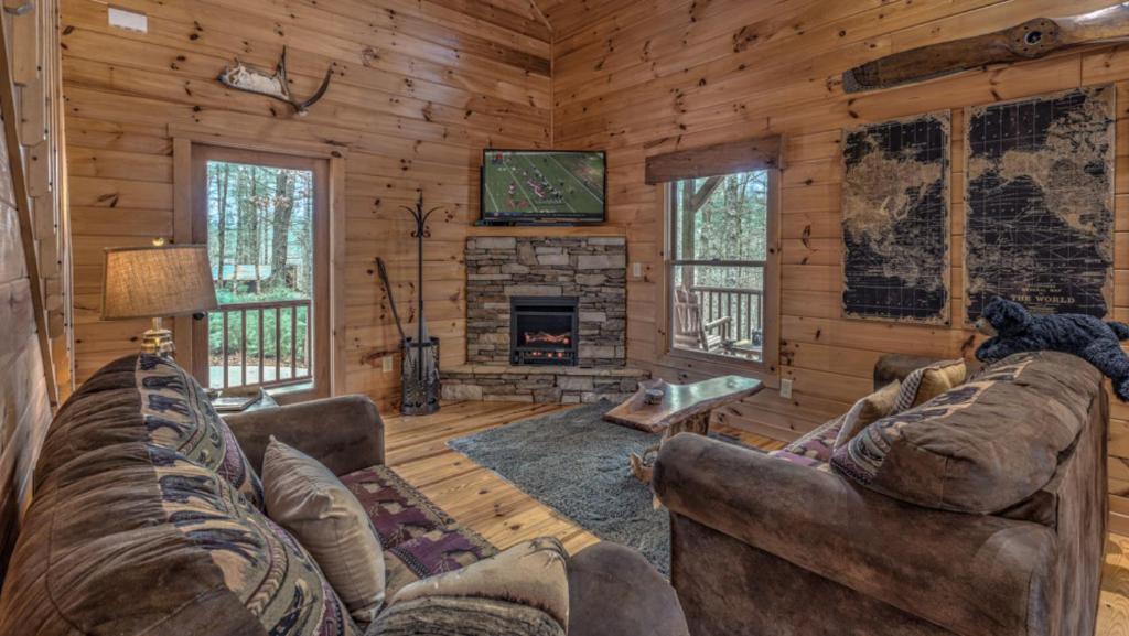 Cozy Cub Cabin by Escape to Blue Ridge - image 5