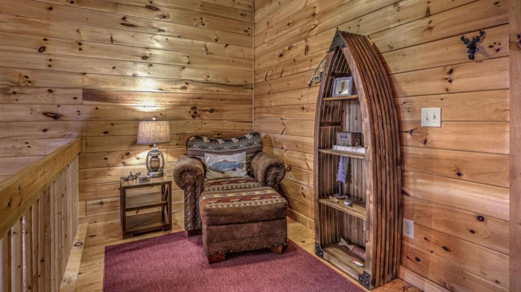 Cozy Cub Cabin by Escape to Blue Ridge - image 7