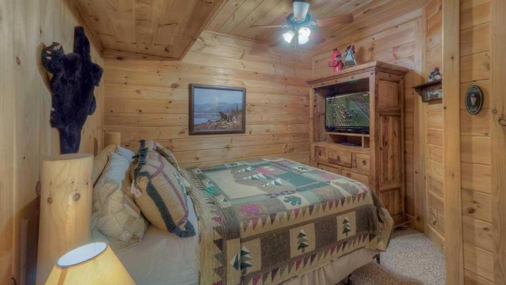 Colby's Cabin by Escape to Blue Ridge - image 6