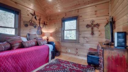 Celtic Weaver Lodge by Escape to Blue Ridge - image 16