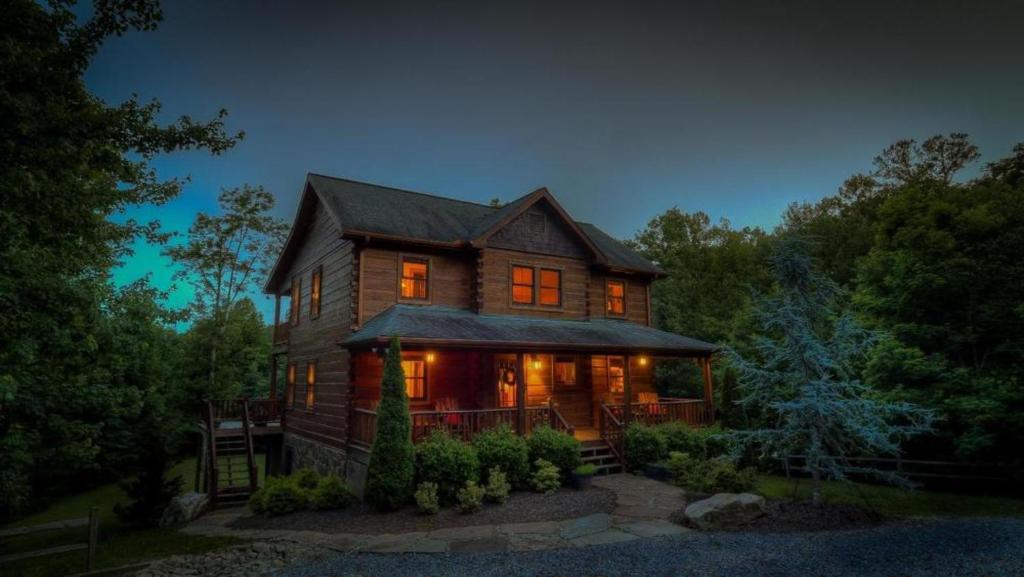 Celtic Weaver Lodge by Escape to Blue Ridge - image 2