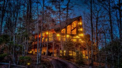 Hilltop Hideaway by Escape to Blue Ridge - image 2