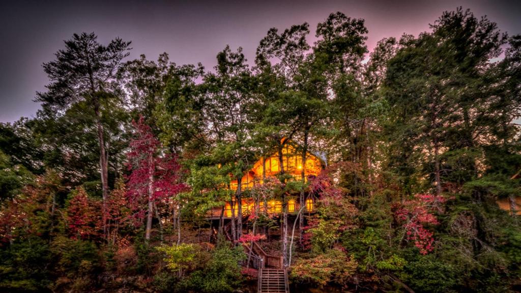 Lodge on the Lake by Escape to Blue Ridge - image 3