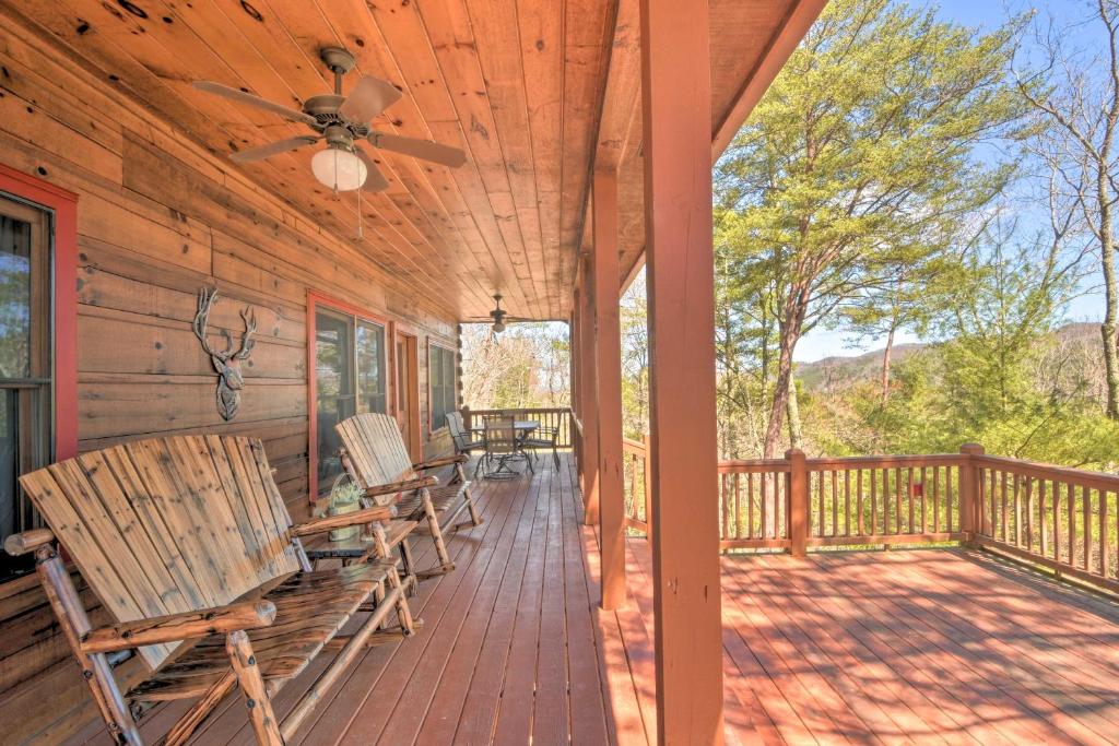 Rustic Cabin with BBQ about 9 Miles to Blue Ridge Lake! - main image