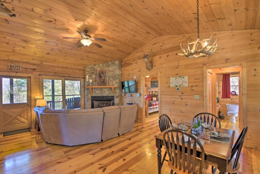 Rustic Cabin with BBQ about 9 Miles to Blue Ridge Lake! - image 5