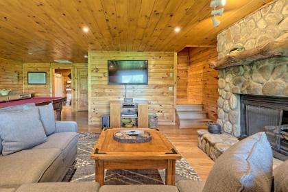 Blue Vista Breathtaking Mtn Views 3 Fireplaces Hot Tub Games 10 Min from DT Blue Ridge! - image 11