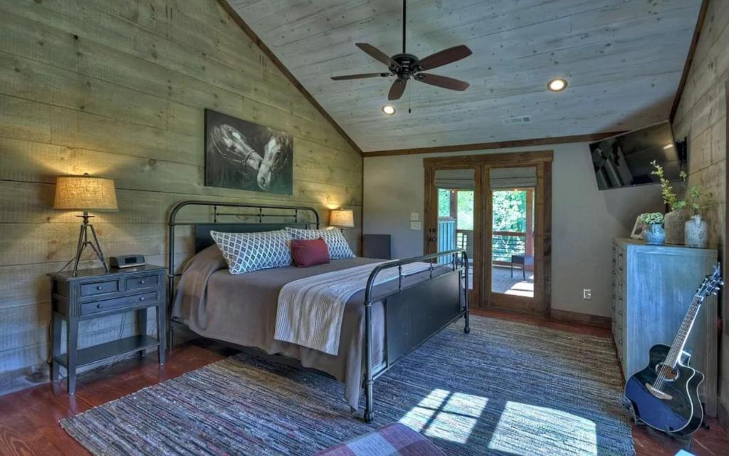 Firefly Farmhouse by Escape to Blue Ridge - image 4