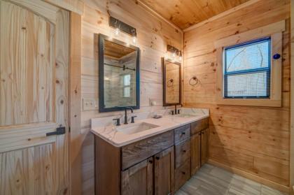 Hidden Creek Cabin by Escape to Blue Ridge - image 13