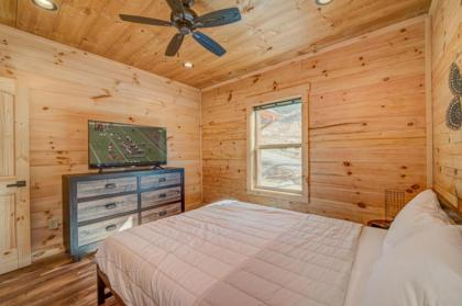 Hidden Creek Cabin by Escape to Blue Ridge - image 14