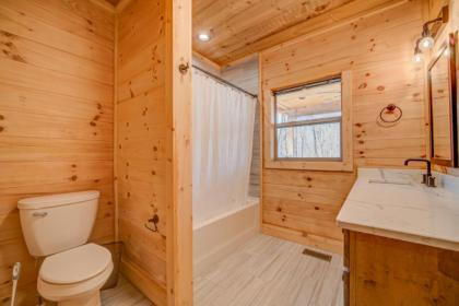 Hidden Creek Cabin by Escape to Blue Ridge - image 16