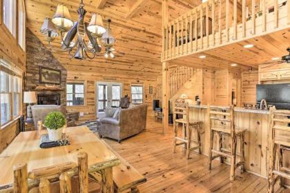 Cozy Blue Ridge Cabin with Deck and Trail Access! - image 7