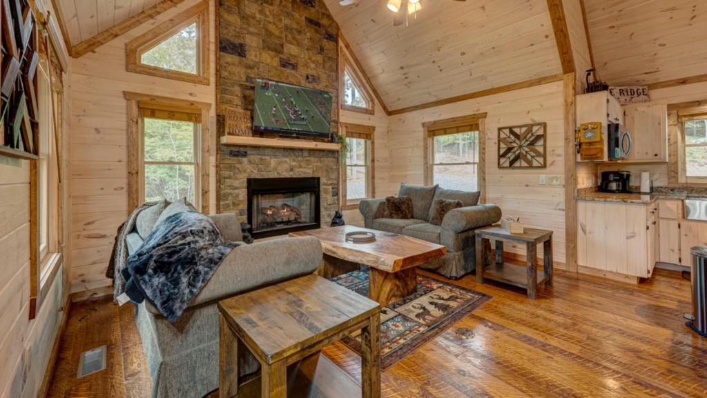 A Cozy Corner Cabin by Escape to Blue Ridge - image 2