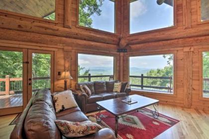 Dreamy Blue Ridge Cabin with Hot Tub and Views!