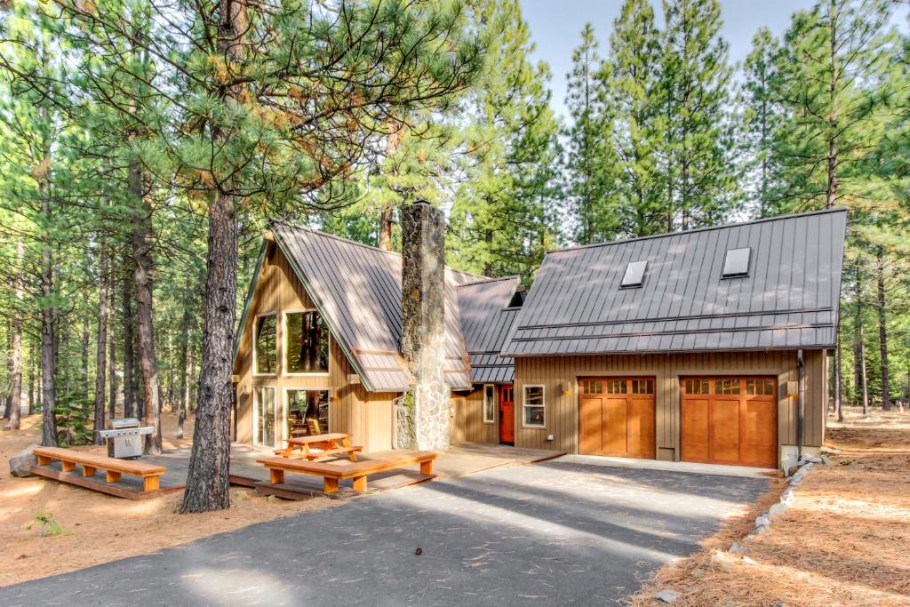 Black Butte Ranch: Spring Home 6 - main image