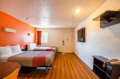 Motel 6-Blue Springs MO - image 9