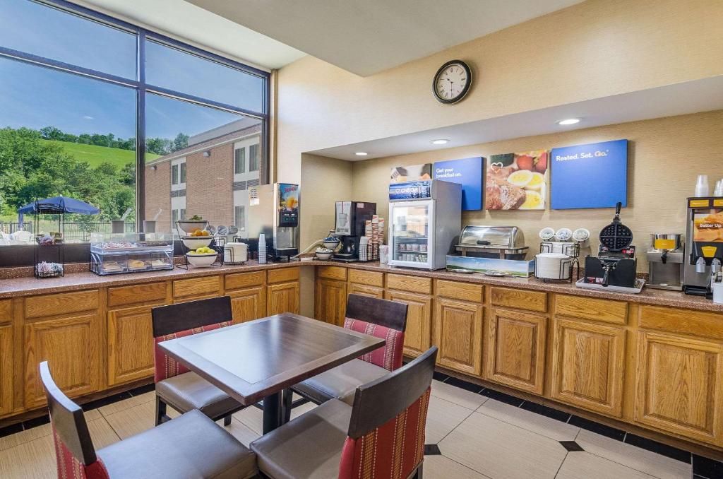 Comfort Inn Bluefield - main image