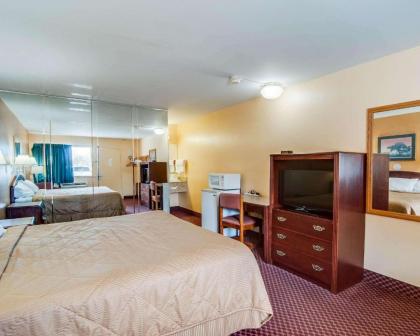 Econo Lodge Near Bluefield College - image 9