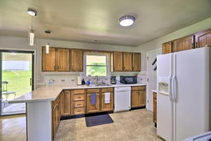 Bluefield Retreat with Pool Table Near Parks! - image 4