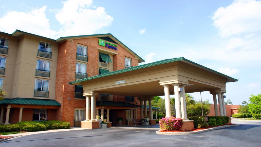 Holiday Inn Express Hotel & Suites Bluffton at Hilton Head Area an IHG Hotel - image 3