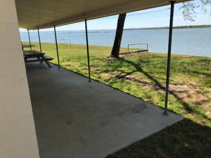 Oasis Lake Buchanan - image 14