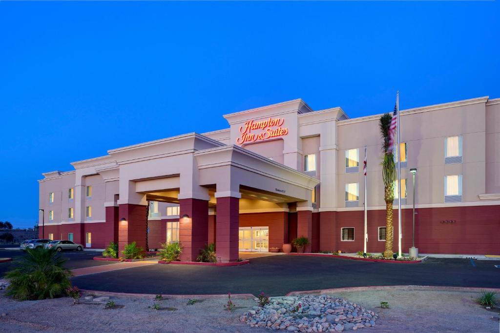 Hampton Inn & Suites Blythe CA - main image