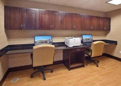 Hampton Inn Blytheville - image 10