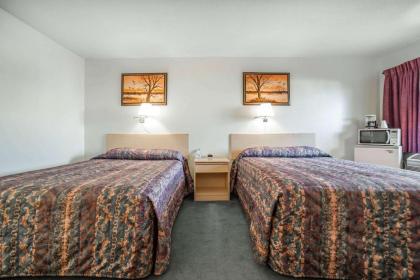 Rodeway Inn - image 15