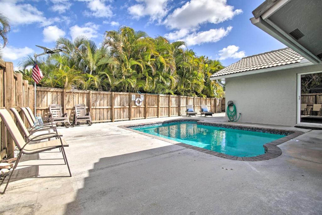 Pet-friendly Paradise with Pool about 6 Mi to Beach! - image 3