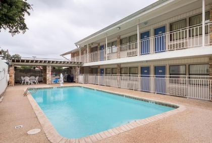 Motel 6-Boerne TX - image 11