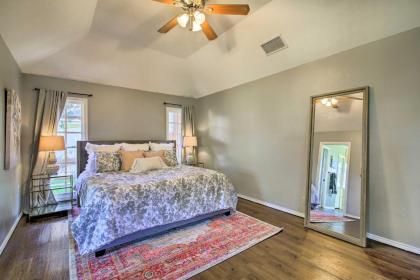 Renovated Home Nestled on Cibolo Creek with Fire Pit - image 11