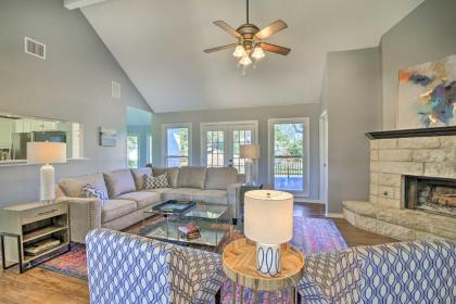 Renovated Home Nestled on Cibolo Creek with Fire Pit - image 7