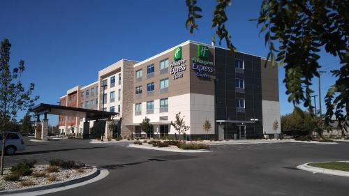 Holiday Inn Express & Suites Boise Airport an IHG Hotel - main image