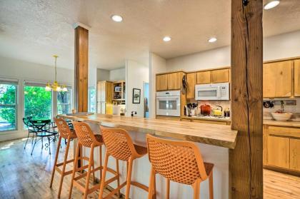 Luxe Boise Home with Patio Golf Hike Explore - image 9