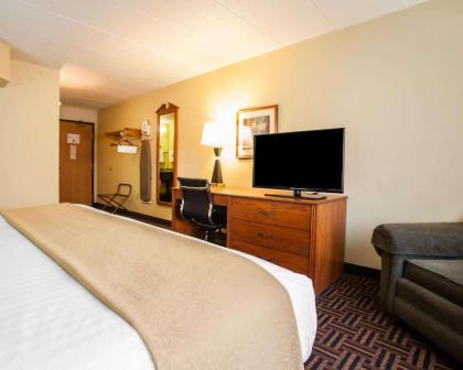 Quality Inn Bolingbrook I-55 - image 13