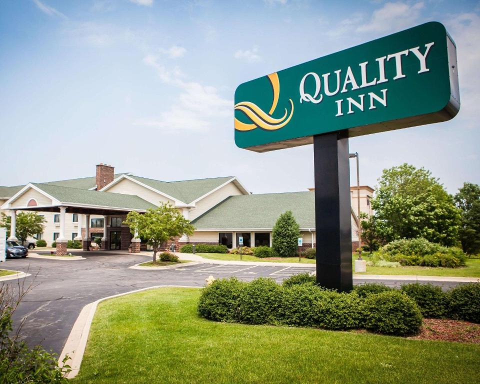 Quality Inn Bolingbrook I-55 - image 4