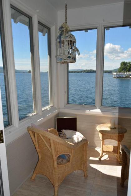 Lake George Boathouse Bed & Breakfast - image 3