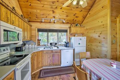 Bolton Landing Cottage with Deck - Walk to Beach! - image 6