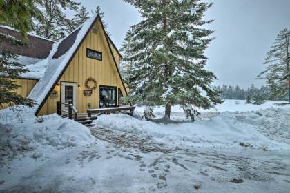 Lakefront Bolton Alderbrook Chalet with Fire Pit! - image 15