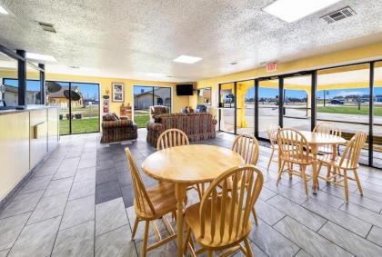 Americas Best Value Inn Bonham - image 9